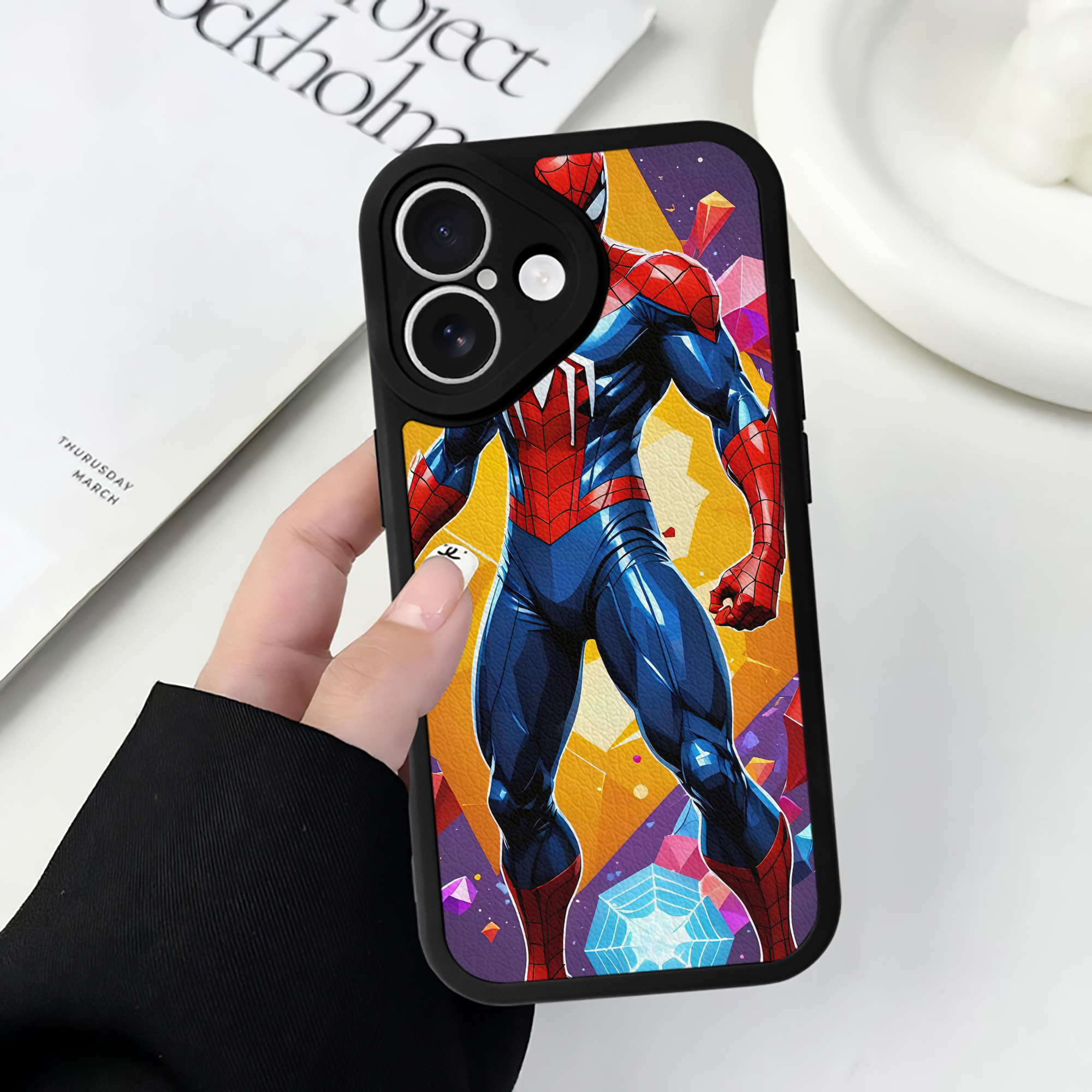 Spider Man スパイダーマン 【iPhone 16シリーズ対応】シリコンスマホケース（レザー調） 材質：シリコン
